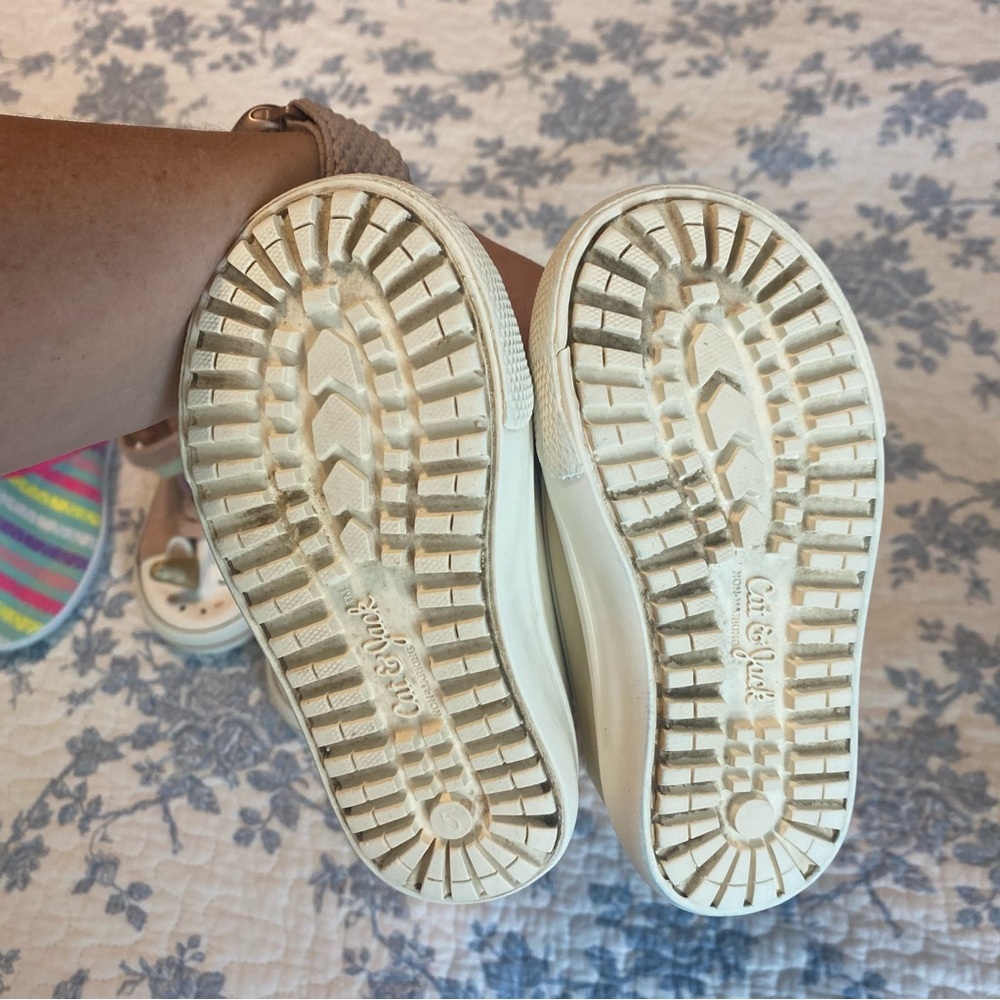 Toddler Girl Size 5 Shoe Bundle Old Navy, Cat & Jack, Speedo - Picture 10 of 13